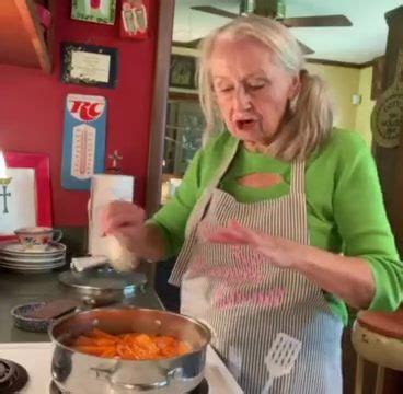 Spray a. . Brenda gantt sweet potato casserole recipe